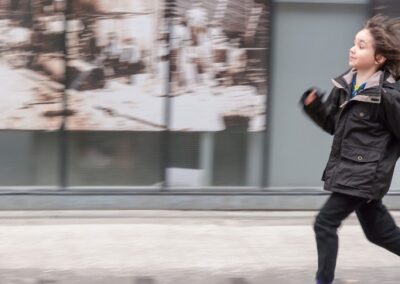 Adīšana, ģitārspēle un šķēpmešana: vienas skolotājas veiksmes stāsts.